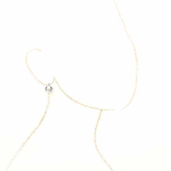 Silver plated ball post earring w/ peral shell - Picture 6 of 6